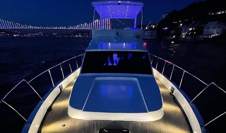 Özel hazırlanmış masa