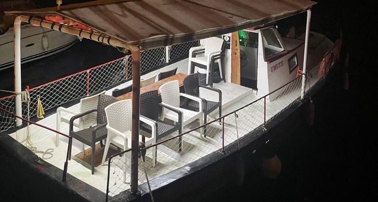 uploads/Balık turu teknesi avlanma salonu