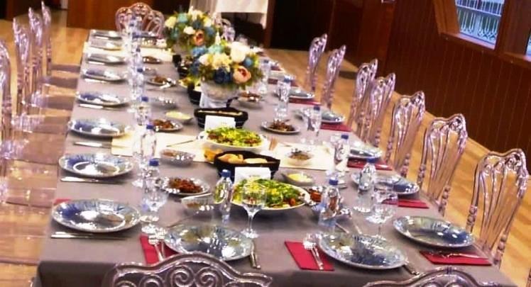 Lüks yemek masası
