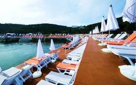 uploads/Yüzme turunda canlı müzik
